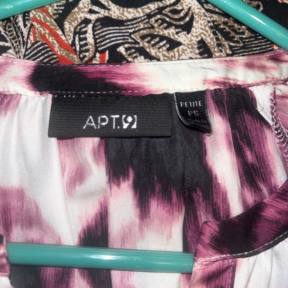 Cute purple and white long sleeve blouse - Picture 4 of 4